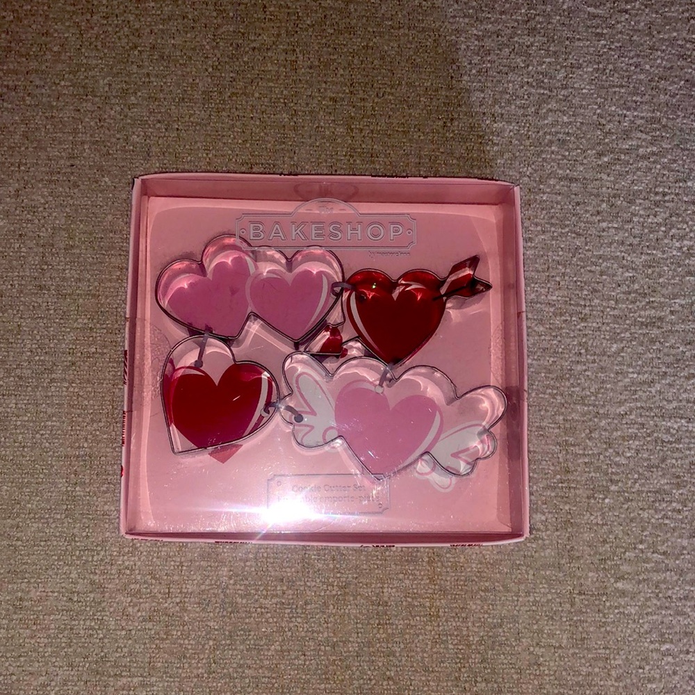 NWT, Bakeshop, cookie cutter set, Valentine’s Day
